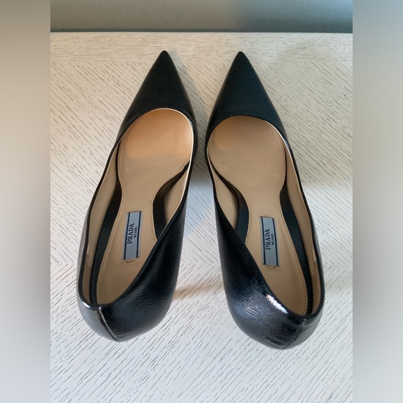 Prada Black Saffiano Vernice Leather Pointed-Toe Pumps size 42 - Picture 8 of 13